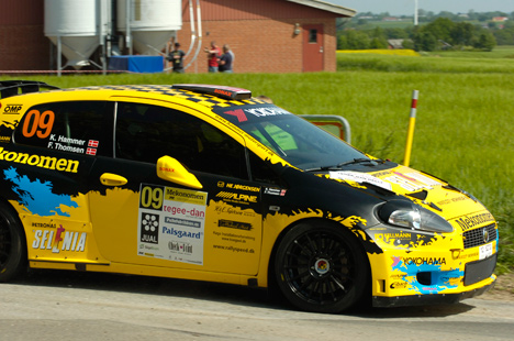Klaus Hammer og Finn Thomsen kom i top 8 på tre af de sidste fire hastighedsprøver i Tegee-Dan Rally, men en afkørsel tidligt i løbet betød, at den gule og sorte Fiat sluttede på 11. pladsen generelt.